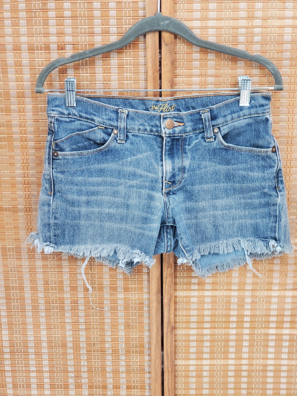 ♤ Old Navy The Flirt Raw Hem Jean Shorts Size 4